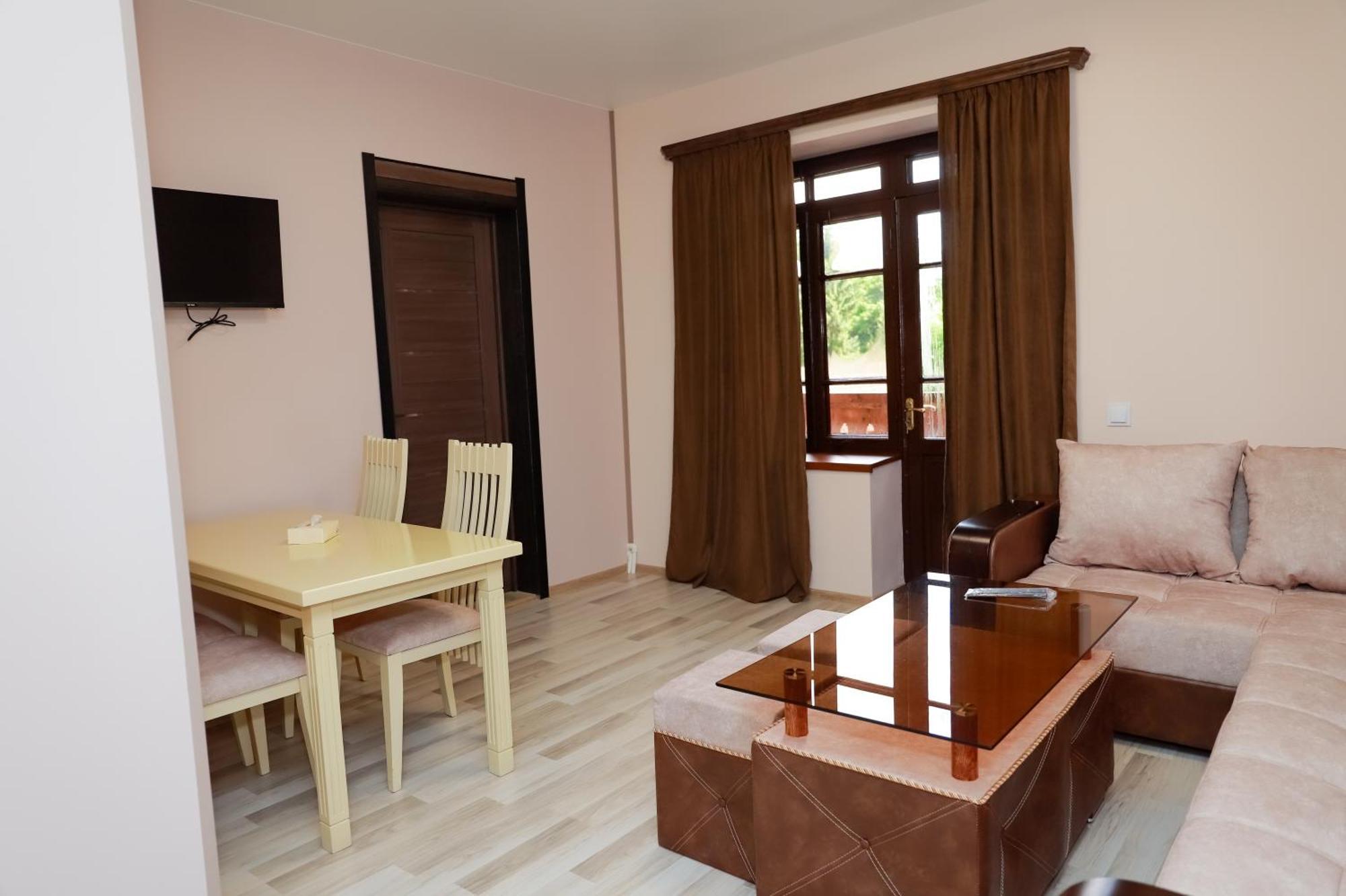 Hotel Dilijan Old Center エクステリア 写真