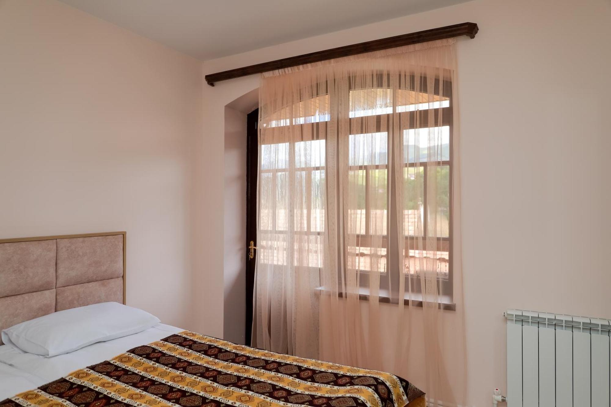 Hotel Dilijan Old Center エクステリア 写真