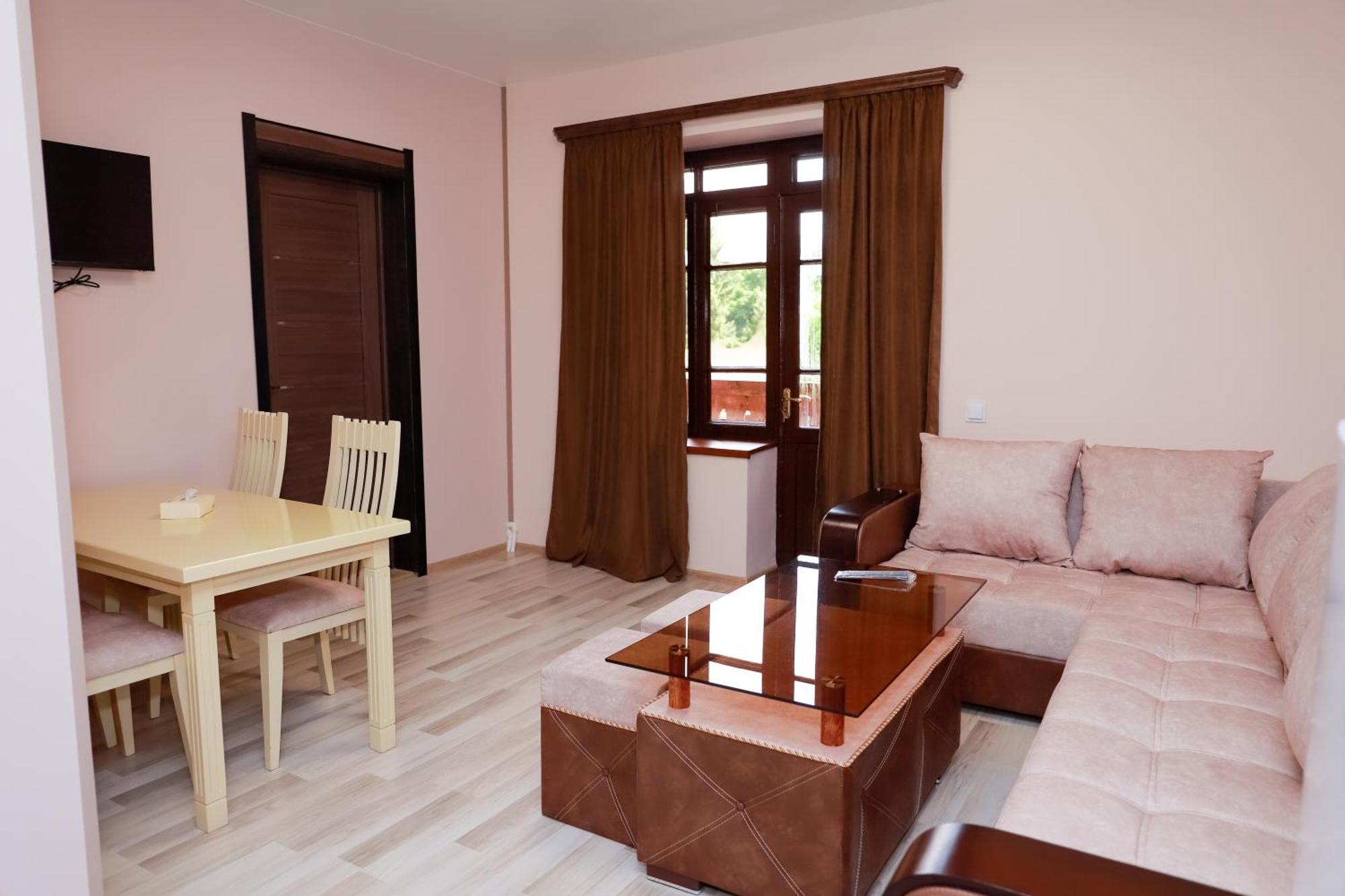 Hotel Dilijan Old Center エクステリア 写真
